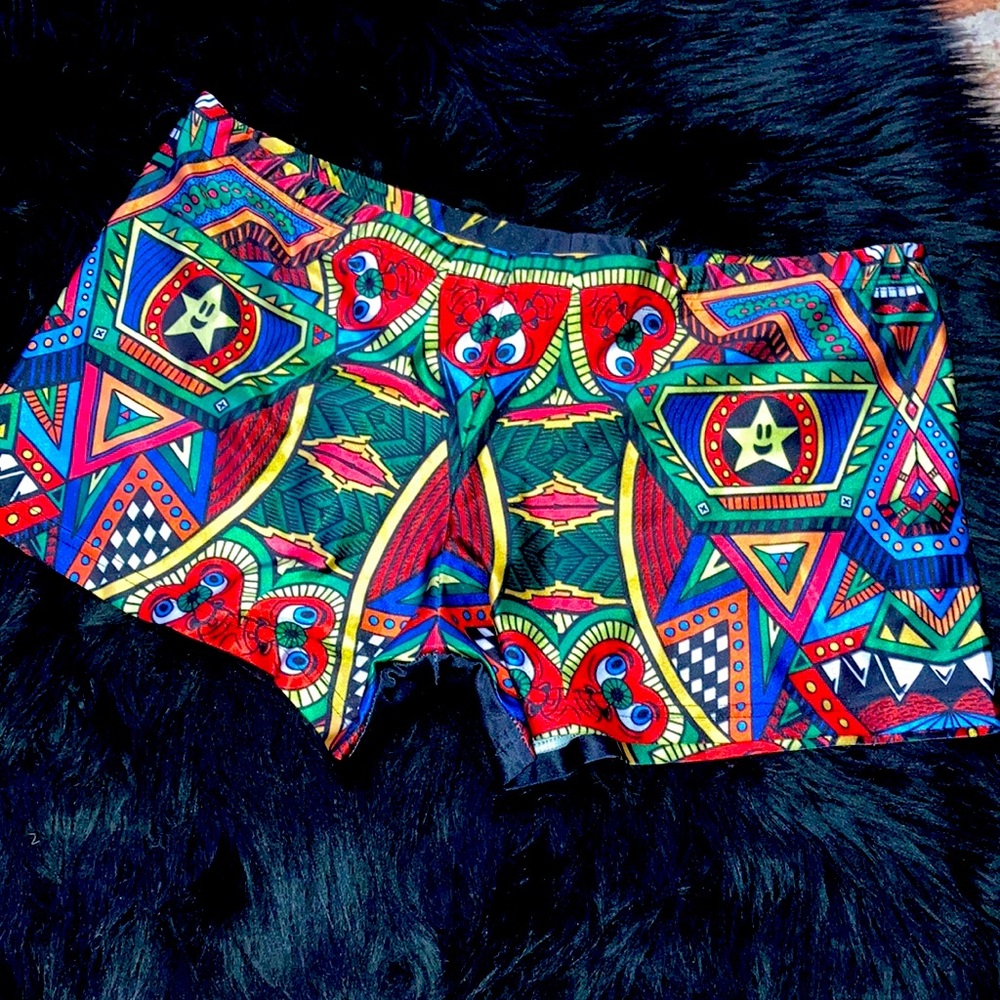 Chris Dyer, artist series, BOOty shorts